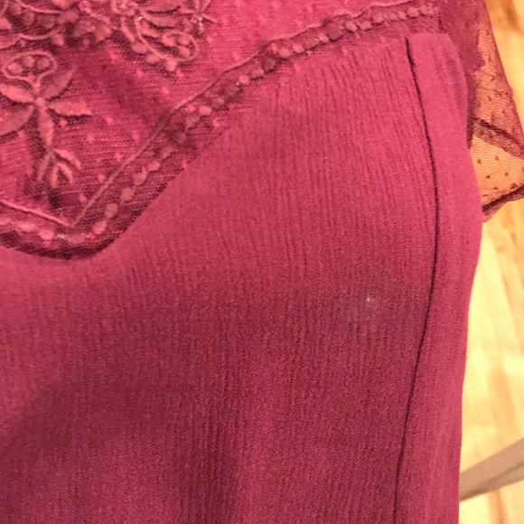 Burgundy shift dress with lace yoke - Picture 3 of 4
